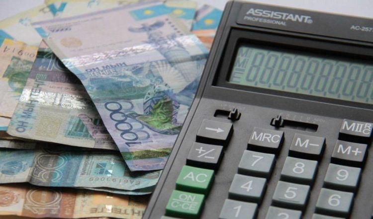 Кто из лишившихся доходов из-за введения ЧП казахстанцев получит соцпособие
