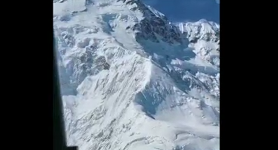Kazakhstani soldiers inspected Victory peak in Kyrgyzstan by helicopter in search of climbers