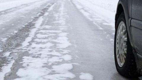 Более 1 тыс. человек эвакуированы из снежных заносов на автодорогах в Акмолинской области