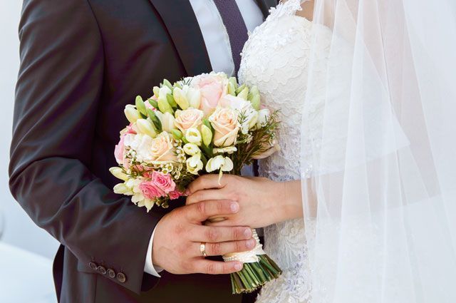 Бекшин попросил молодоженов перенести свадьбы в Алматы на более поздний срок