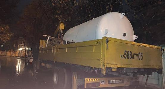 Inhabitants of Almaty are concerned about delivery of multi-ton oxygen tanks in the residential part of the city
