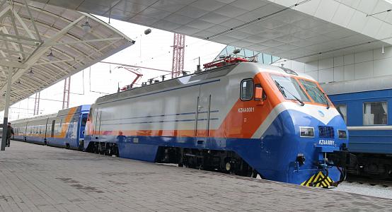 Train running en route Atyrau - Nur-Sultan suspended