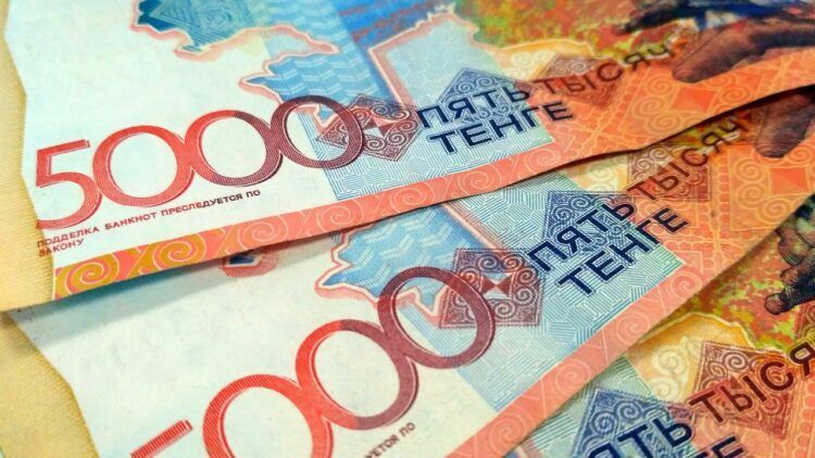 Трех человек подозревают в изготовлении и сбыте фальшивых денег на Т3 млн в Алматы