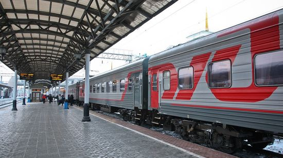 Начальник российского поезда Анапа–Красноярск задержан при погрузке контрафактного спиртного в СКО