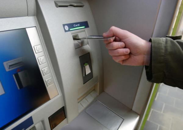 «Банк Астаны» ввел ограничения на операции со счетами физлиц
