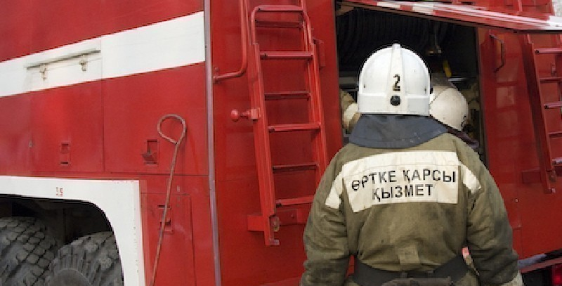 Крупный пожар в частном секторе произошел в Алматы