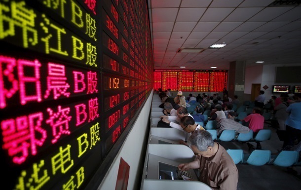 Торги нефтяным фьючерсом в юанях стартовали на Шанхайской бирже