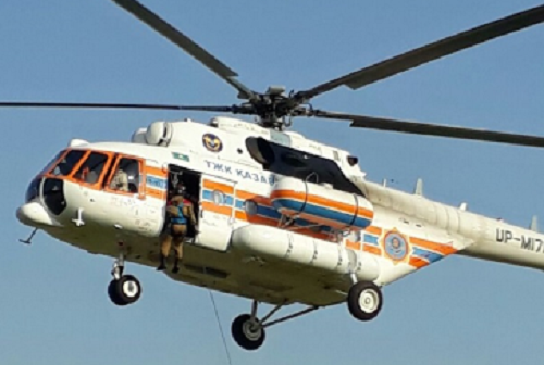 Вертолет «Казавиаспаса» вылетел в Кыргызстан для поиска казахстанских альпинистов на Тянь-Шане