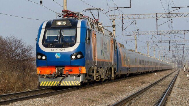 Дополнительные поезда из Алматы-2 в Мангистау и Семей запустят на летний период