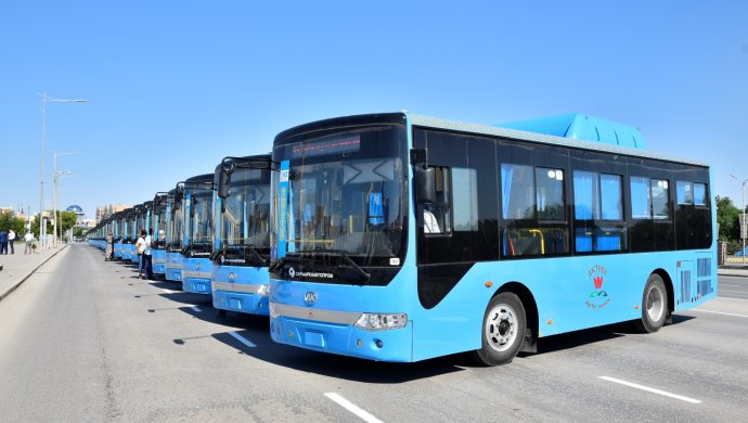 Мамин поручил акимам областей закупать произведенные в Казахстане автобусы