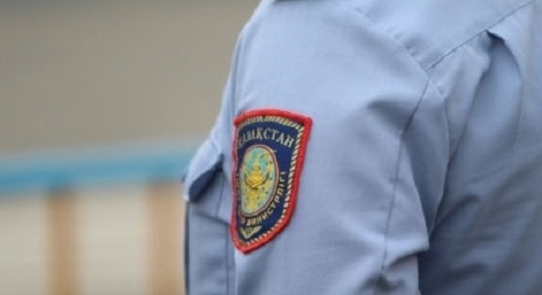 Лжеполицейского подозревают в вымогательстве Т1 млн за прекращение дела в Алматы