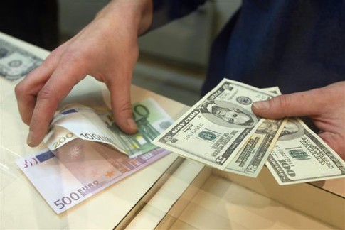 Курс доллара изменился разнонаправленно в обменниках Нур-Султана, Алматы и Шымкента