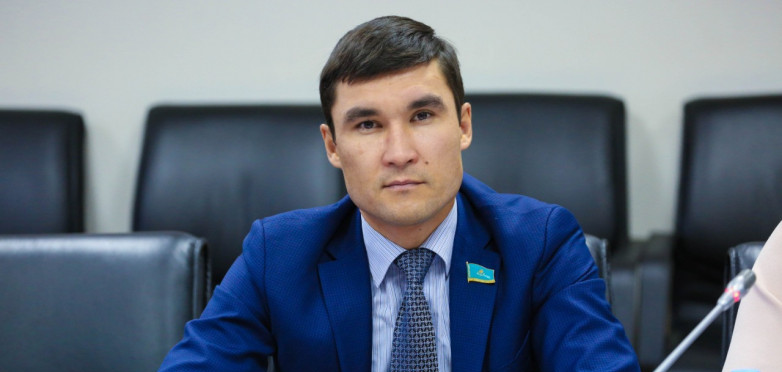 Сапиев уволился с поста главы комитета по делам спорта и физкультуры МКС Казахстана