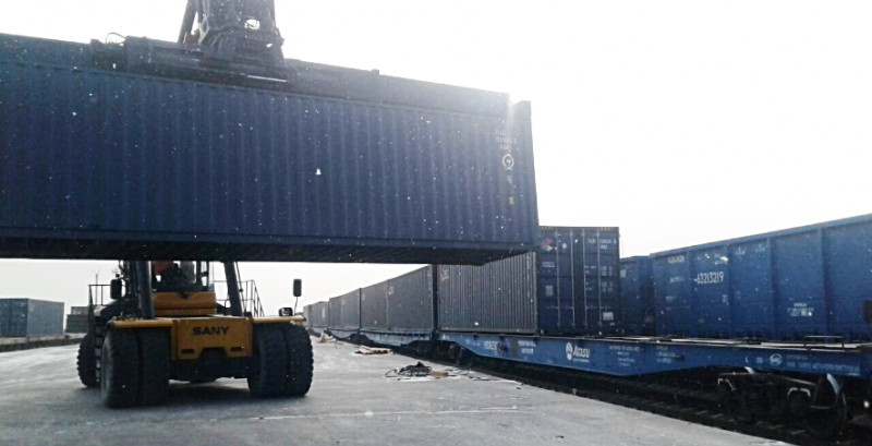 Казахстан и Китай договорились увеличить число грузовых составов на Достыке и Хоргосе