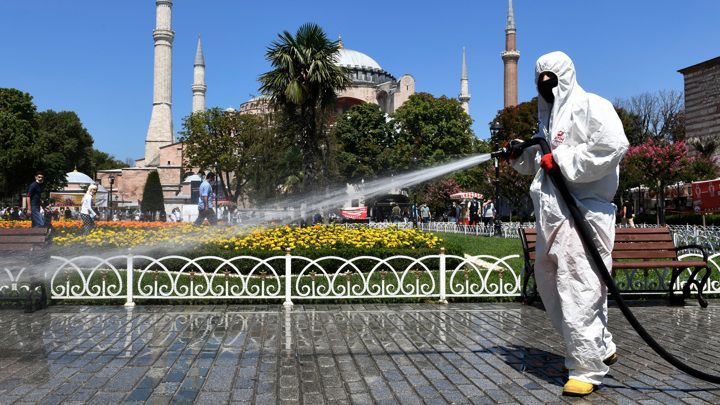 Турция смягчает карантинные ограничения после окончания локдауна 17 мая