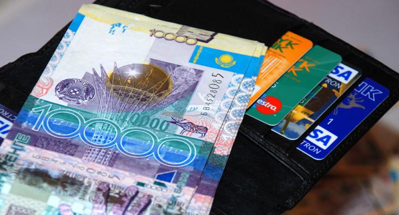 Порядка 50% казахстанцев зарабатывают ниже Т100 тыс. – минтруда