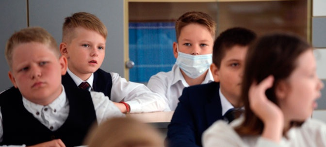 129 школьников заразились коронавирусом в дежурных классах за неделю в Казахстане