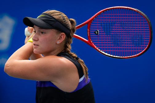 Казахстанская теннисистка Елена Рыбакина успешно стартовала на Australian Open