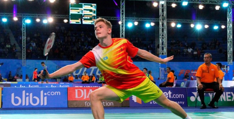 Казахстанец Дмитрий Панарин выиграл международный турнир по бадминтону на Кипре