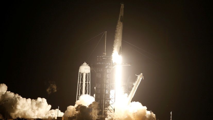 Корабль компании SpaceX с четырьмя астронавтами на борту стартовал к МКС