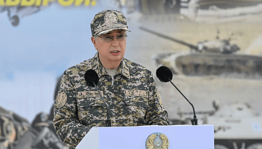 Токаев подписал указ об увольнении срочников в запас и очередном призыве в армию