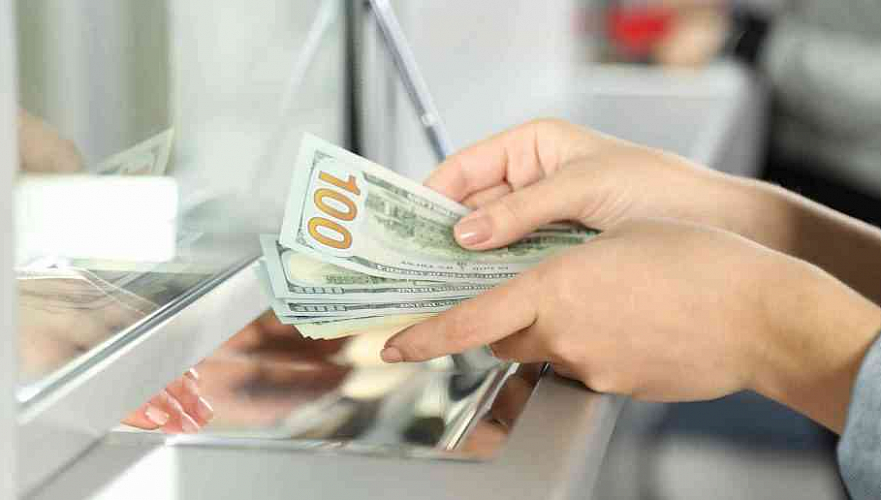Курс доллара изменился разнонаправленно в обменниках Астаны, Алматы и Шымкента