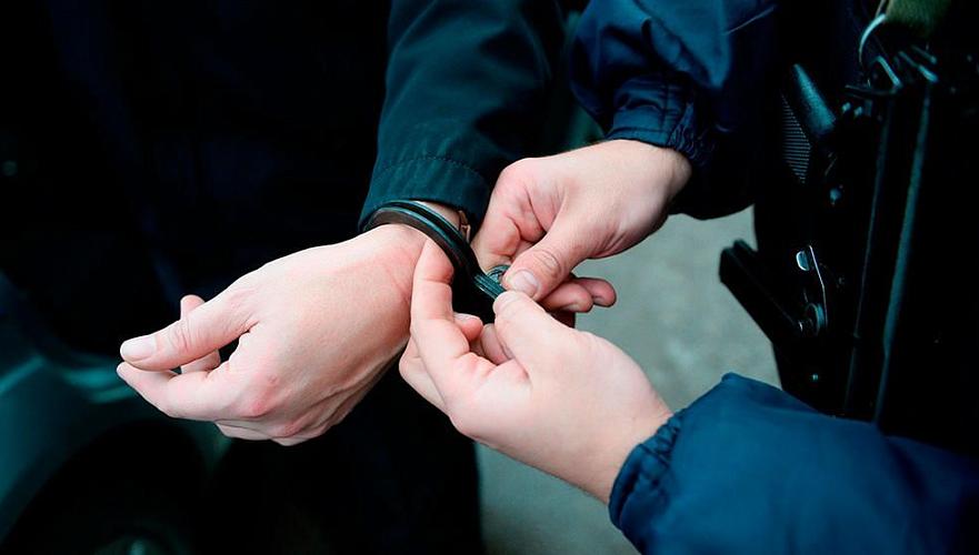 Полицейский задержан по подозрению в разбойном нападении в Павлодаре