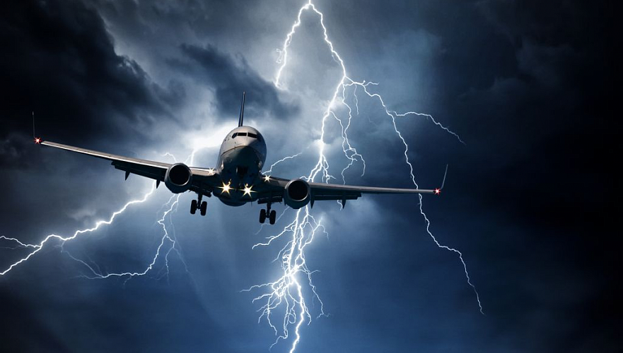 На вернувшемся самолете рейса «Алматы-Тбилиси» следов удара молнии не обнаружили