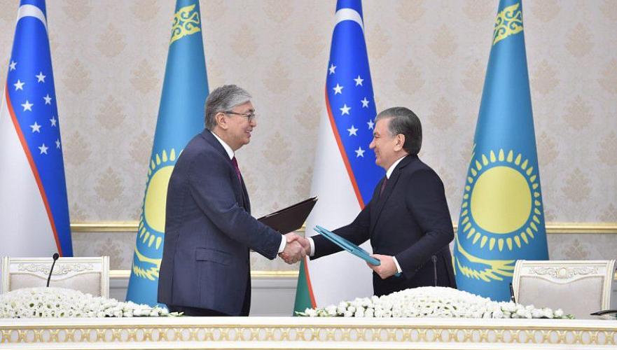 Около 10 документов по сотрудничеству в различных сферах подписали Узбекистан и Казахстан