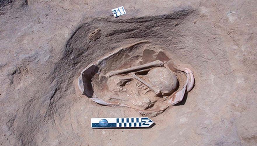 Десятки древних египетских скелетов найдены в необычных глиняных гробах
