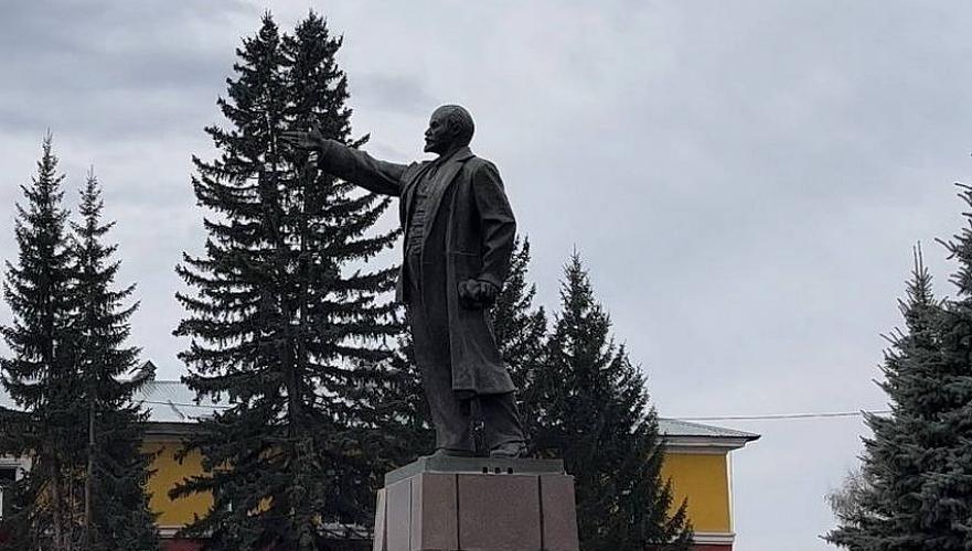 Постамент памятника Ленину в ВКО отремонтируют за счет госсредств