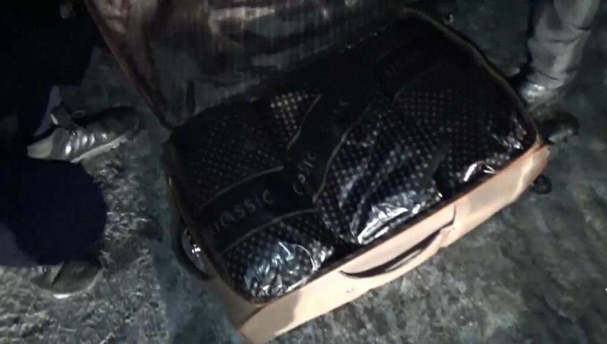 32,5 кг гашиша вез на поезде наркоторговец в Караганду