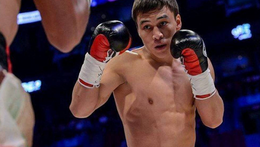 Казахстанский боксер Батыр Джукембаев нокаутировал мексиканца в первом раунде