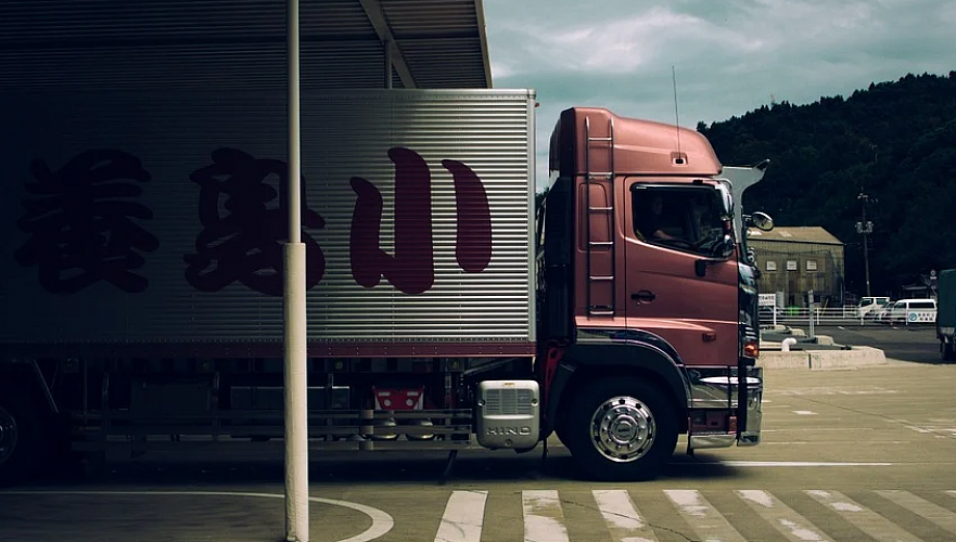 Китай ограничил въезд грузовиков через казахстанский погранпункт «Достык»