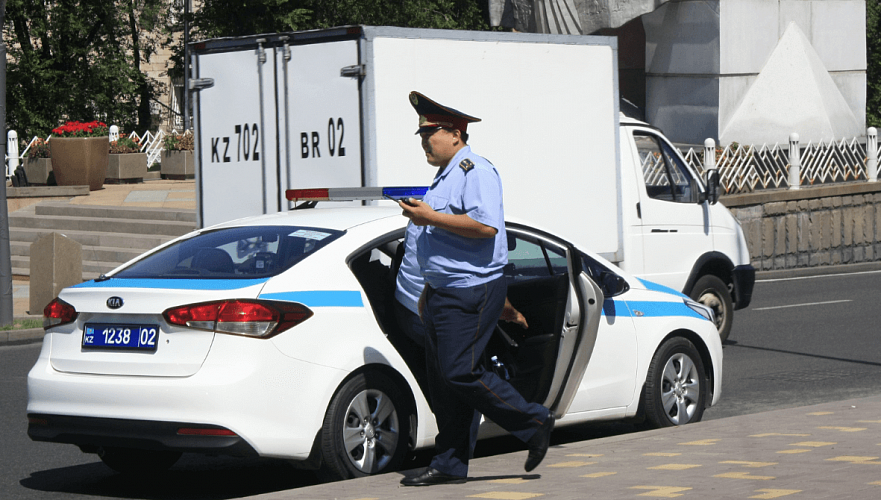 Увольнять согласившихся получить «тестовую» взятку полицейских намерены в Казахстане