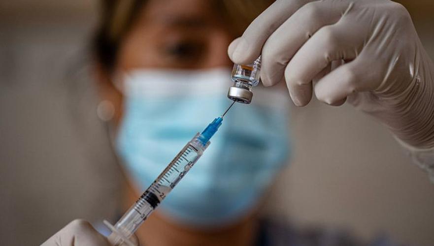 Вакинцироваться от гриппа можно только через 2-4 недели после вакцинации от КВИ - Бекшин