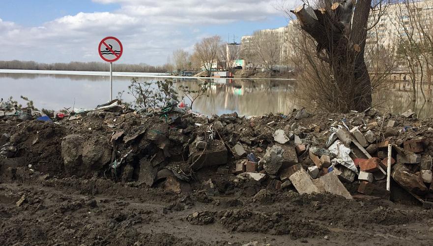Жители Павлодара жалуются на засыпанный мусором берег Усолки 