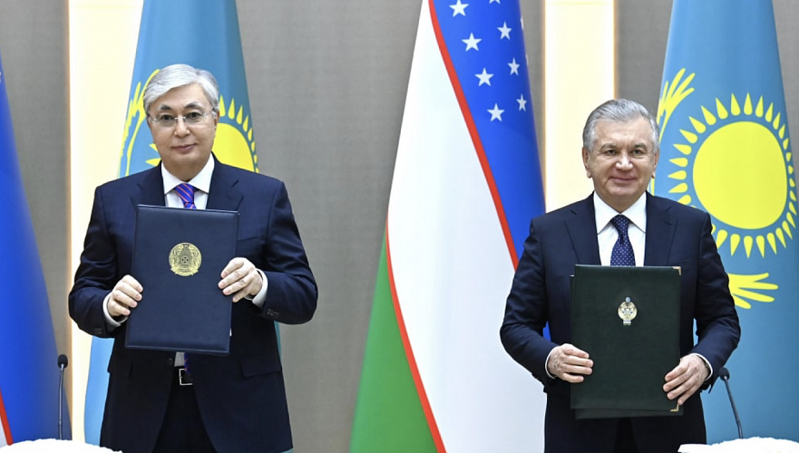 Токаев и Мирзиеев подписали договоры о демаркации границы и союзнических отношениях