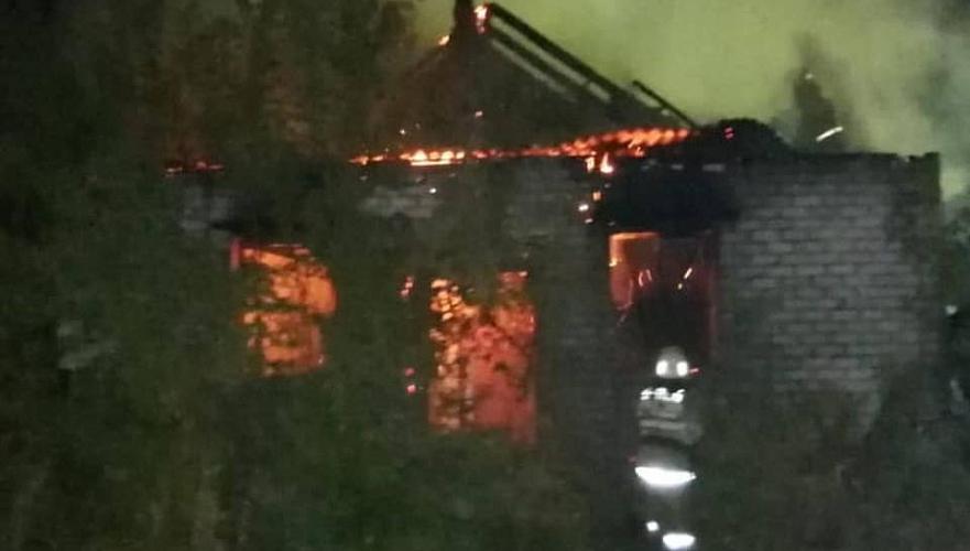 На территории предприятия произошел крупный пожар в Усть-Каменогорске