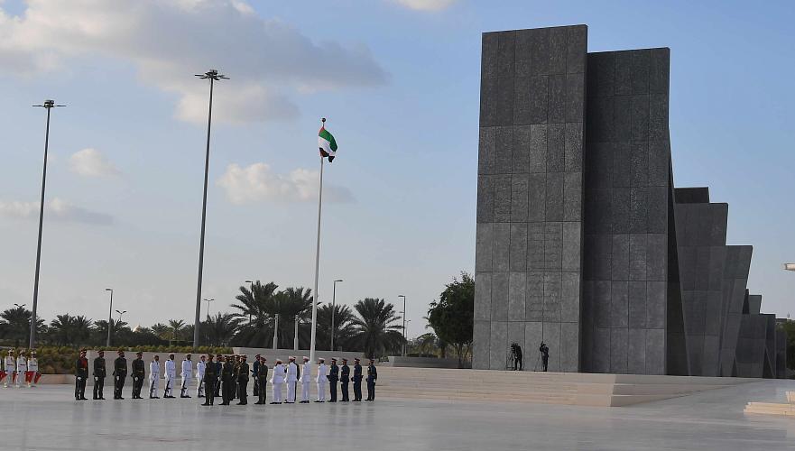 Токаев возложил венки к мемориальному комплексу «Вахат аль-Карама» в Абу-Даби