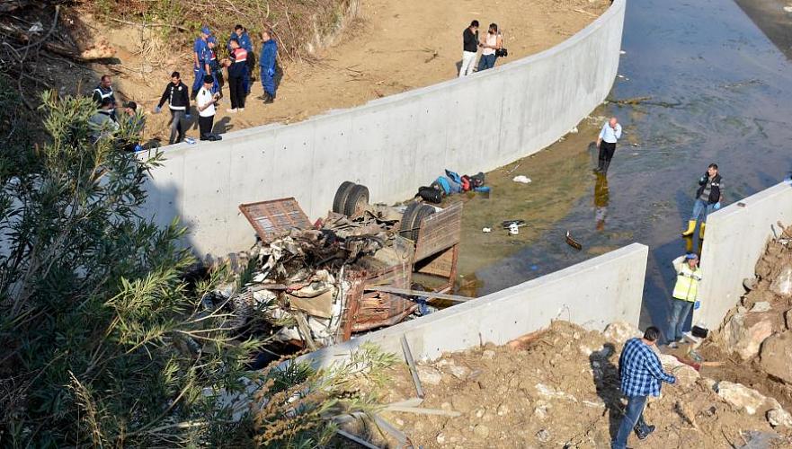 Почти 20 человек погибли в аварии с участием грузовика в Турции