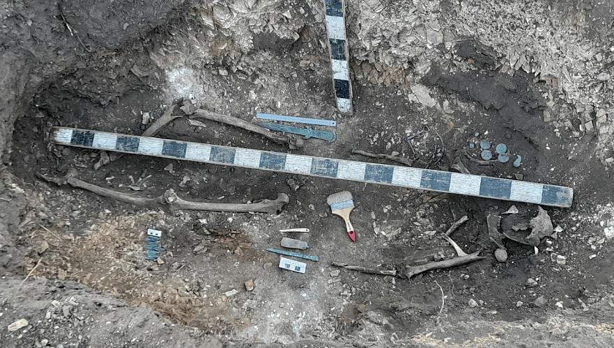 Останки сакского воина с оружием и другими артефактами нашли в Акмолинской области (фото)