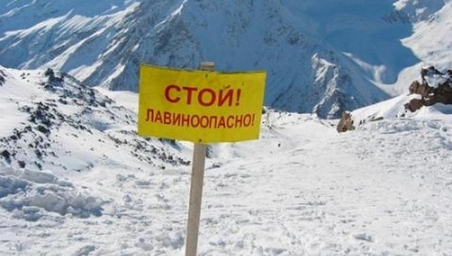 Про опасность схода лавин в ближайшие сутки в Алматы и 3 областях Казахстана предупреждают спасатели