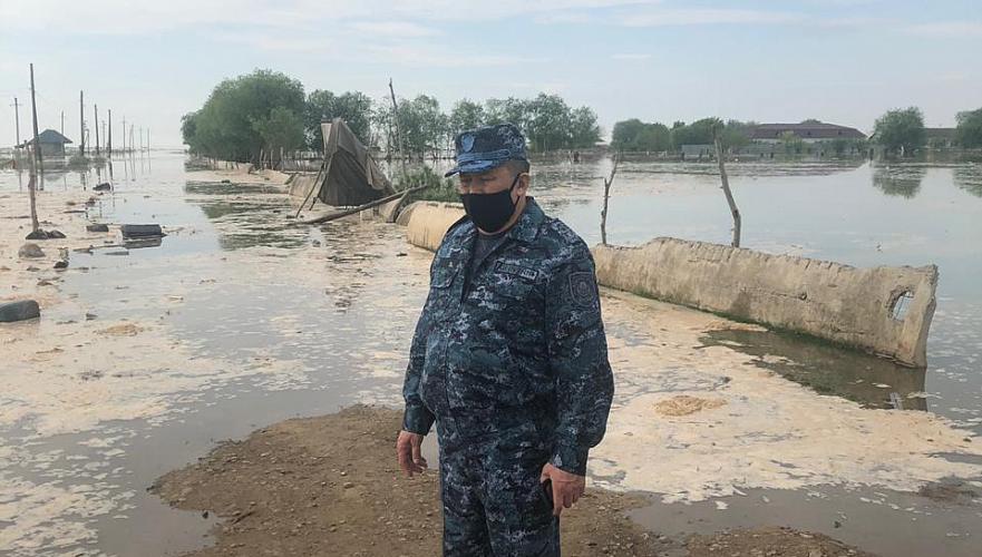 Токаев поручил помочь пострадавшим от прорыва узбекской дамбы жителям казахстанских сел