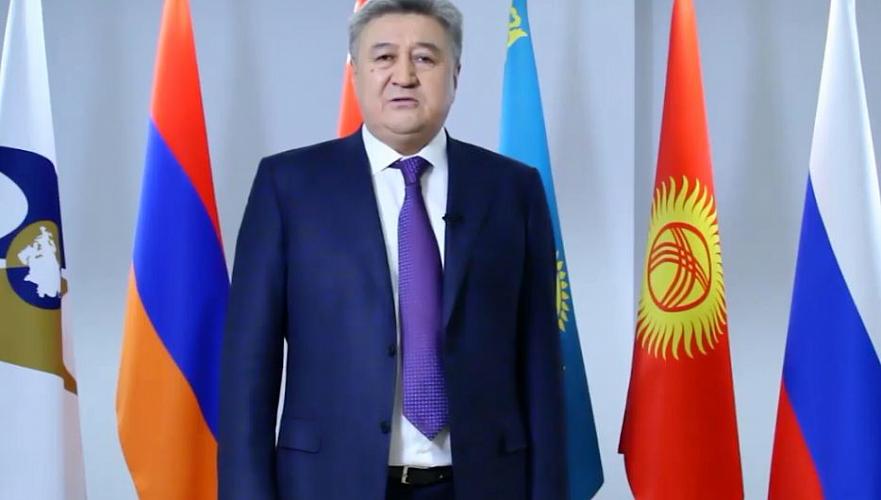 Кыргызстан ведет работу по экстрадиции экс-главы таможни Жунусова из Азербайджана