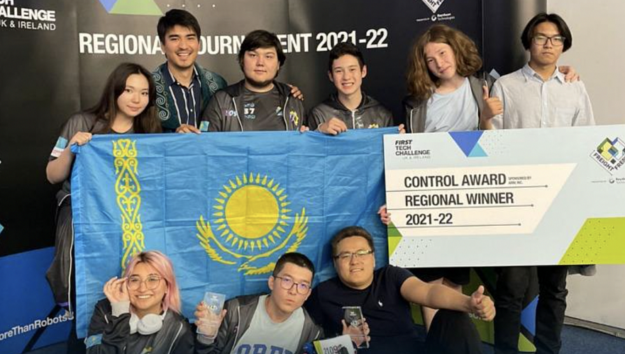 Казахстанские школьники выиграли на олимпиадах по робототехнике в Великобритании