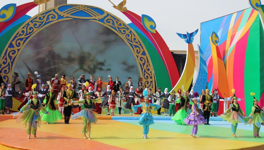 День единства народа празднуют казахстанцы