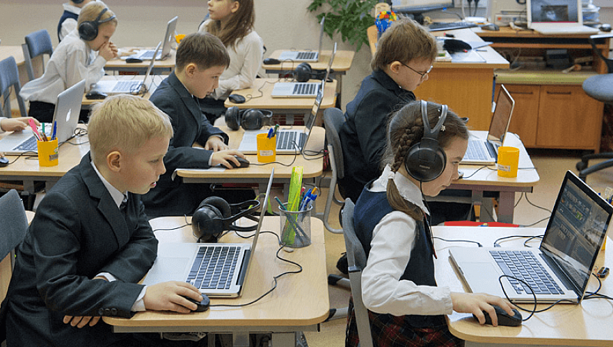 18,5 тыс. школьников и 24 тыс. учителей не имеют собственных компьютеров – МОН РК