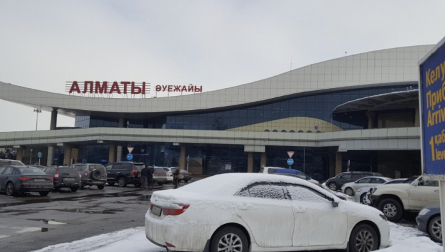 Рейсы из и в Алматы задержаны или отменены из-за снегопада