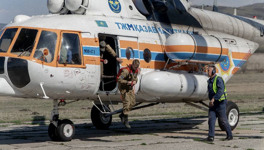 Вертолет «Казавиаспас» при облете нефтепровода совершил жесткую посадку